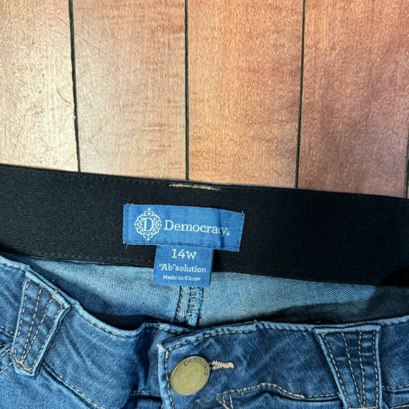 Democracy Crops - Picture 3 of 3